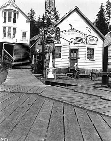 tlingit totem poles. Tlingit totem pole known as